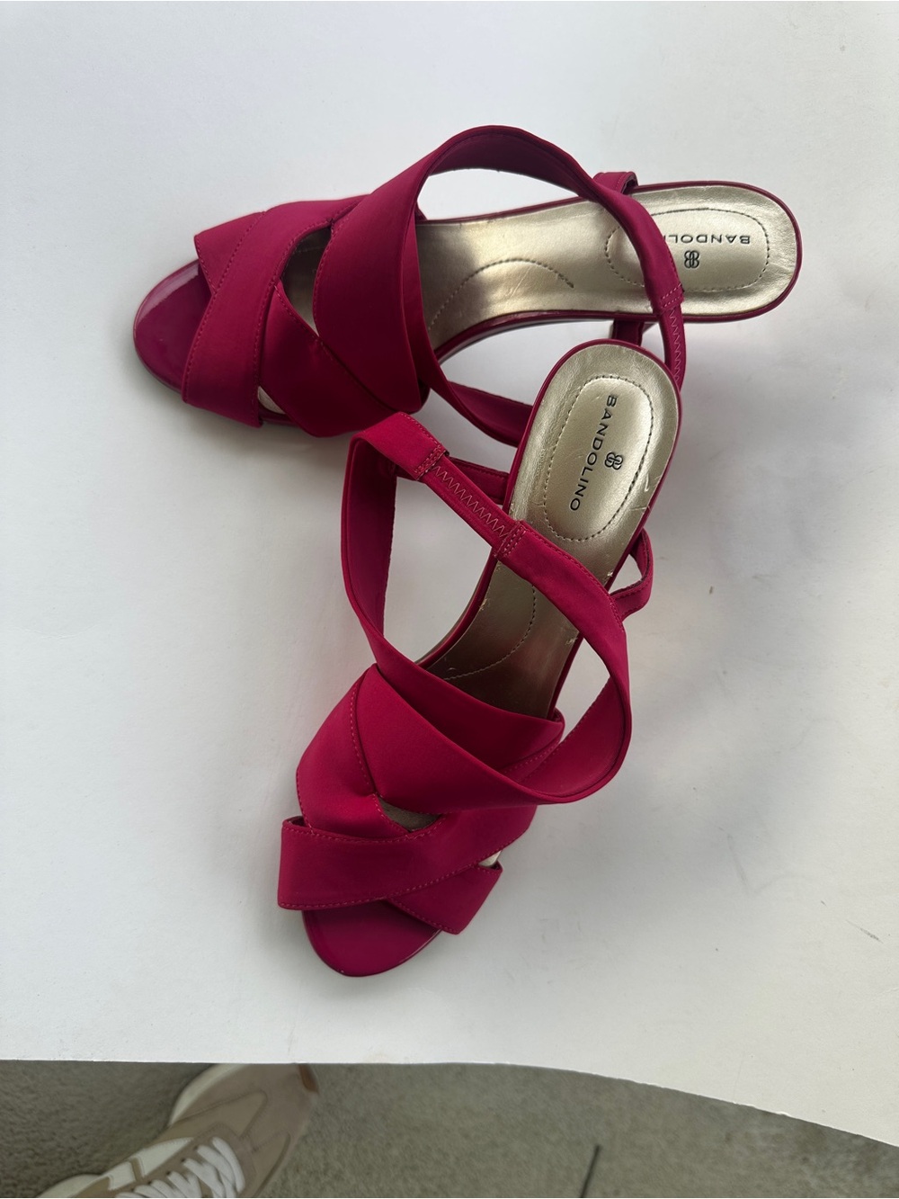 Bandolino Fuchsia Crisscross Slingback Heels